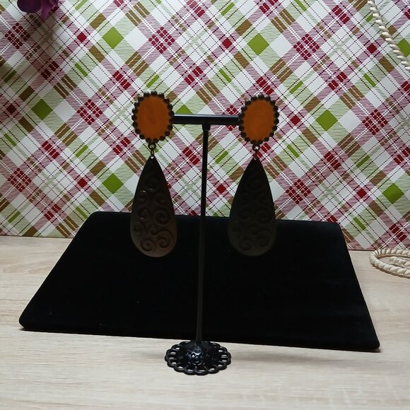 Long Teardrop Brass/Metal Two Tone Stud Earrings Vintage Costume Jewelry #96 - Picture 8 of 9